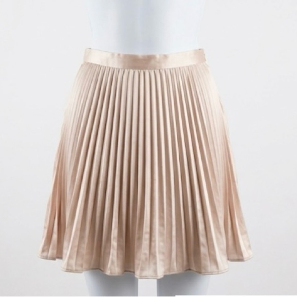 Club Monaco Champagne Pearl Satin Pleated Skirt Women’s Size 4 Mini Skater